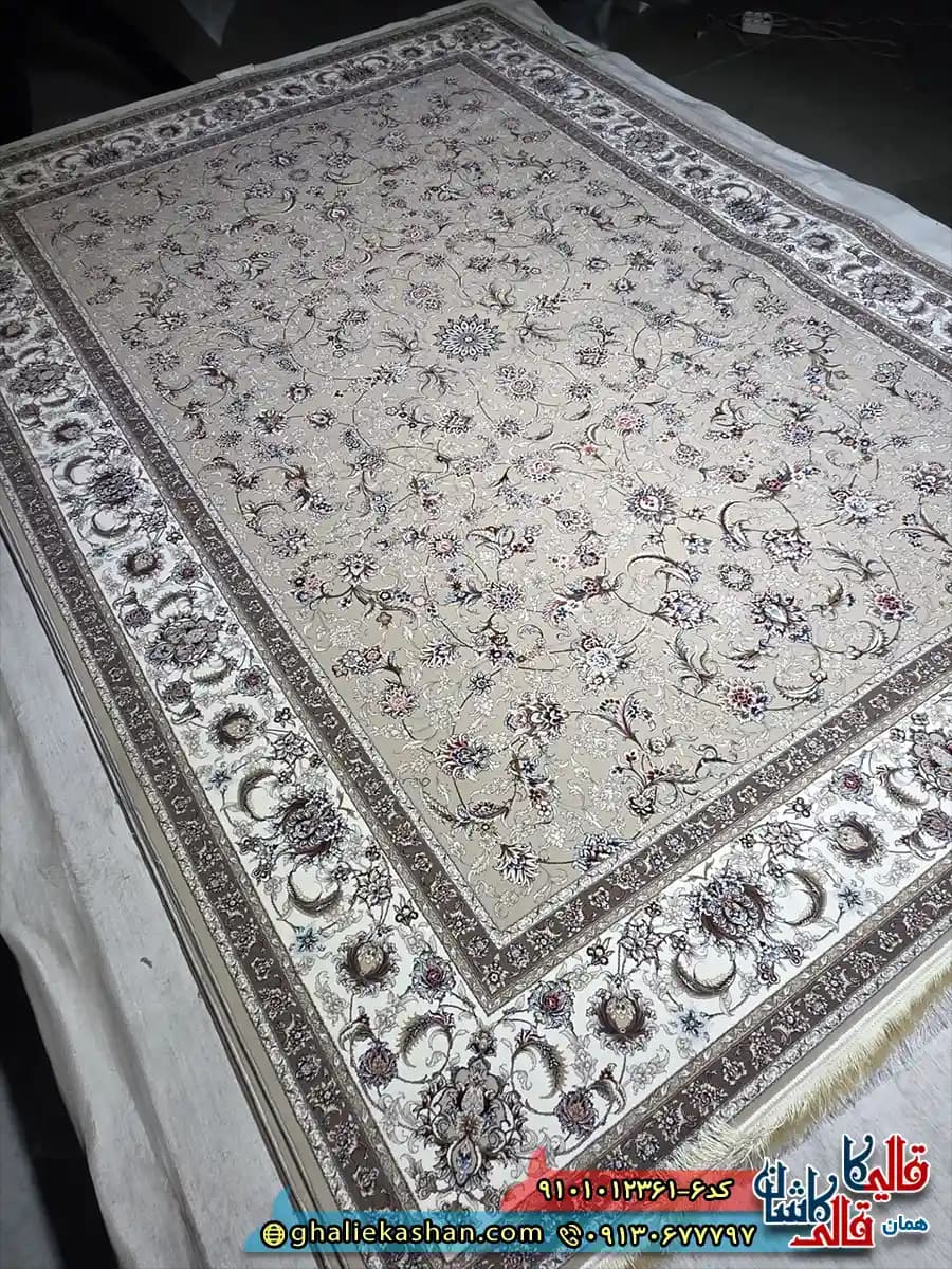 فرش کلاسیک 1200 شانه طرح افشان زرگل رنگ کرم صدفی کاشان — تصویر ۲