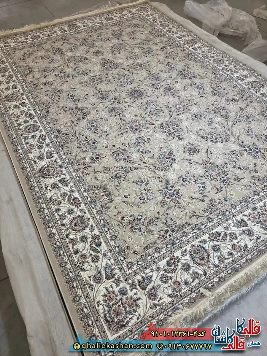 فرش کلاسیک 1200 شانه طرح افشان رز رنگ بژ کاشان — تصویر ۲