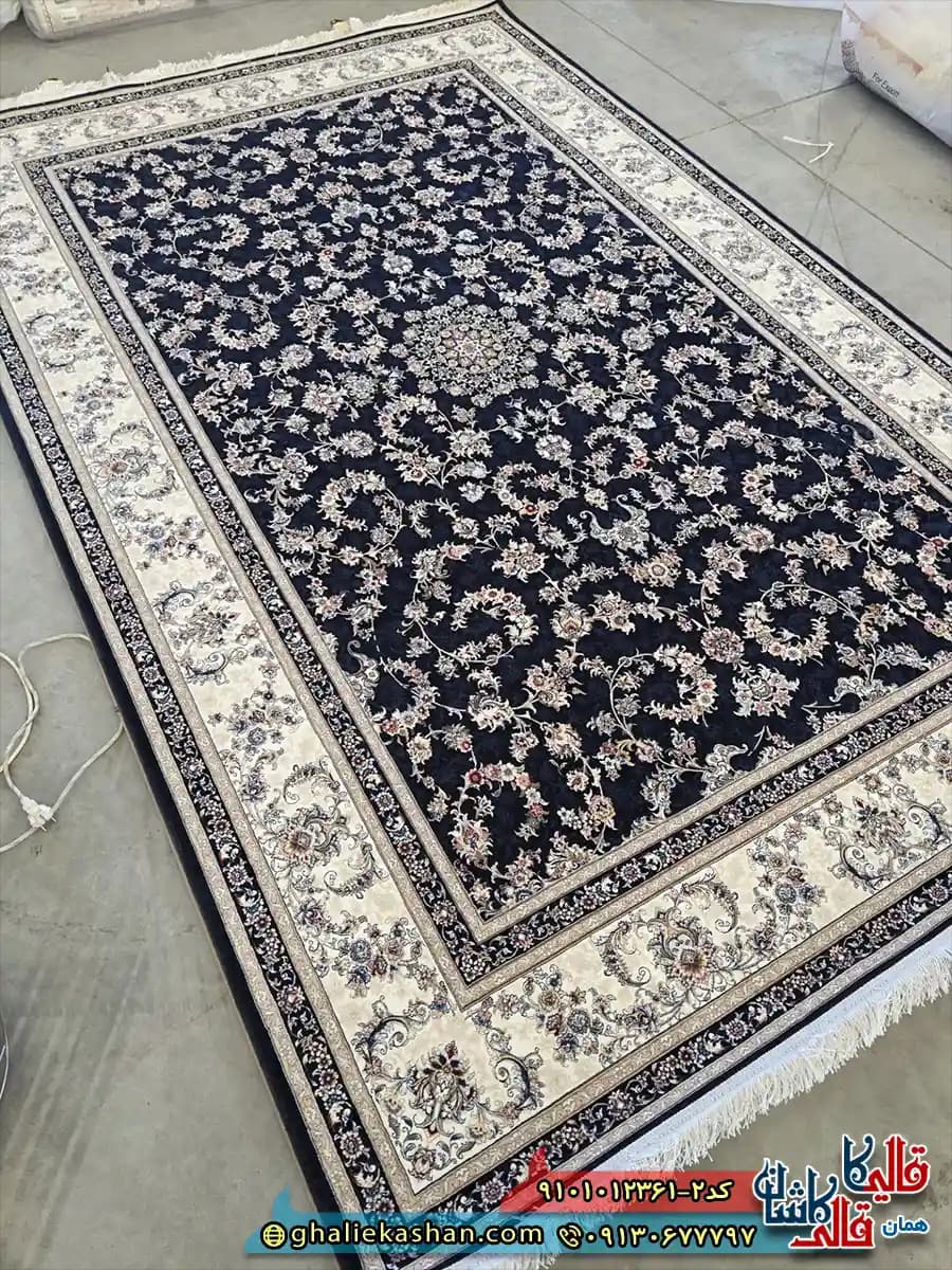 فرش کلاسیک 1200 شانه طرح افشان شهریار رنگ سرمه ای کاشان — تصویر ۲