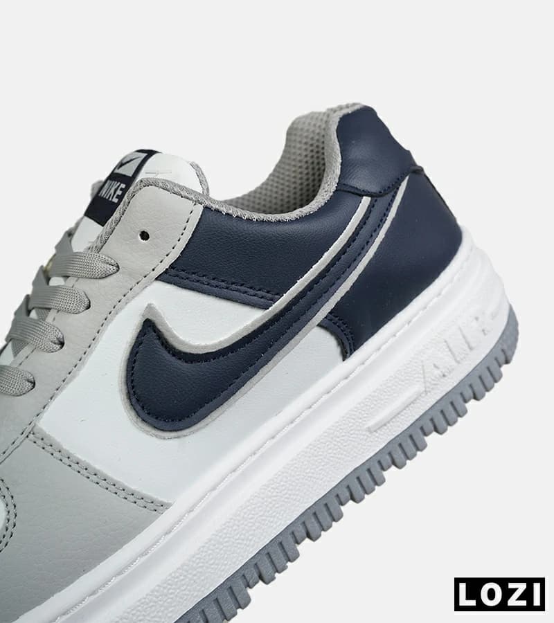 کفش مردانه و زنانه سفید طوسی سرمه ای NIKE AIR FORCE مدل 8161 — تصویر ۳