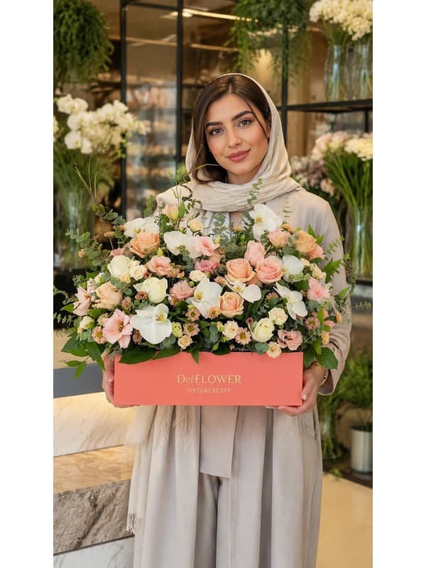 باکس گل سفید طلایی لاکچری با ارکیده