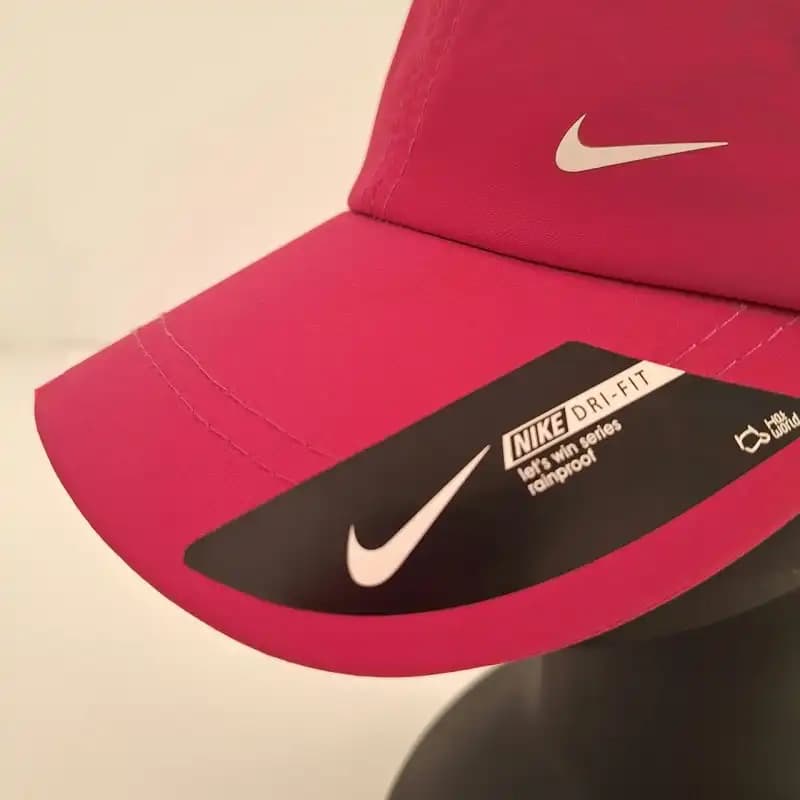 کلاه ورزشی شمعی نایک سرخابی DRI-FIT — تصویر ۲