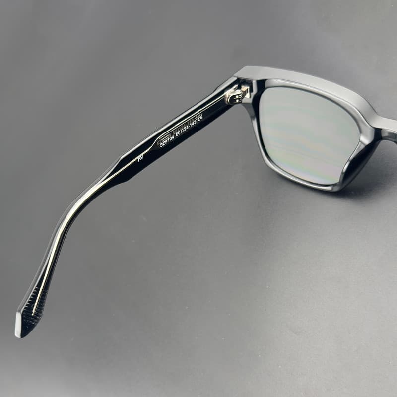 عینک آفتابی ویفرر (Wayfarer) آلبرت وگ مدل SZ8104 Obsidian — تصویر ۹
