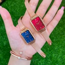 ساعت مچی زنانه بند حصیری رنگ رزگلد صفحه رنگی یولاکو طرح کارتیر Yolako — تصویر ۲