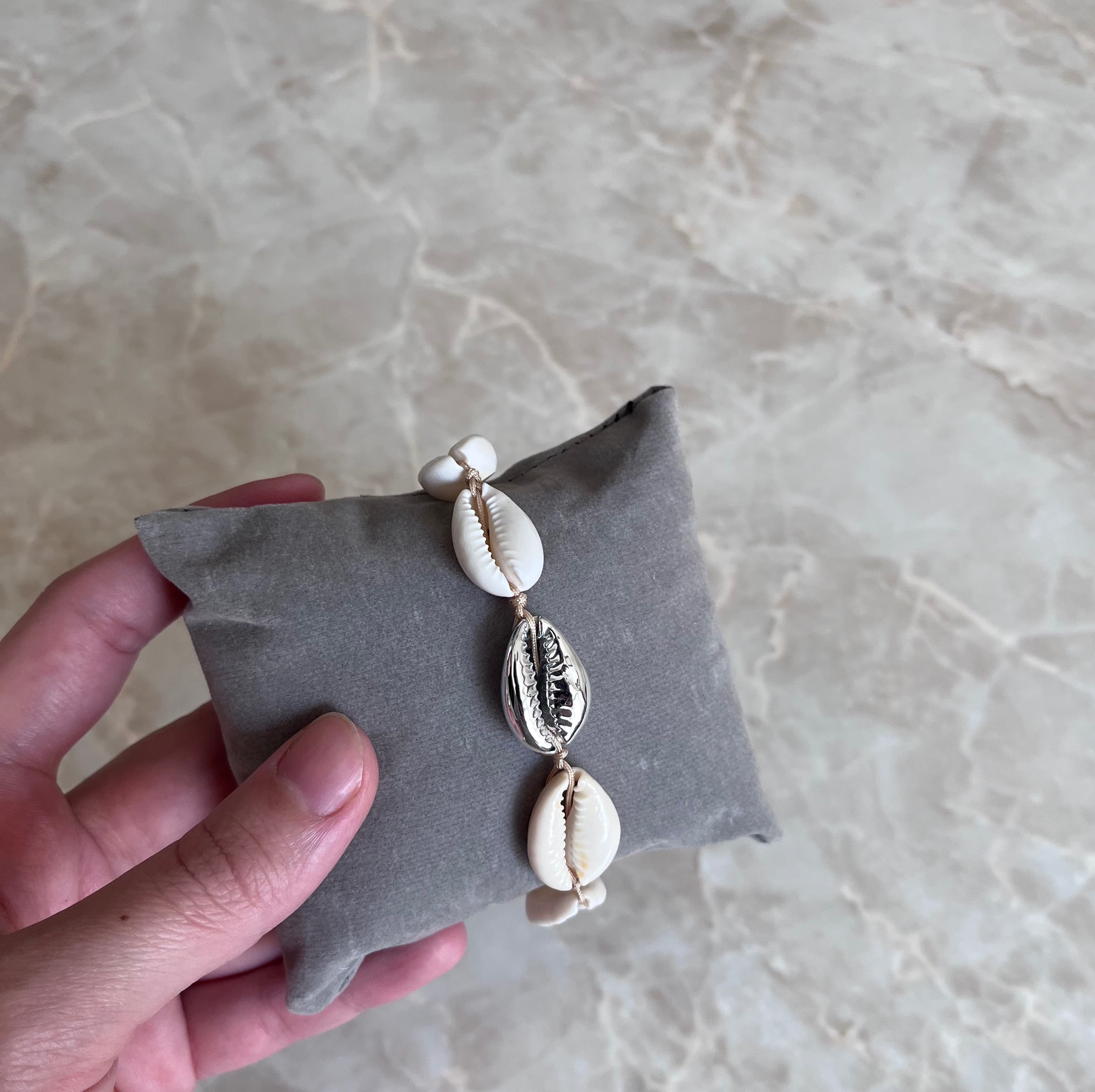 دستبند صدفی نقره ای