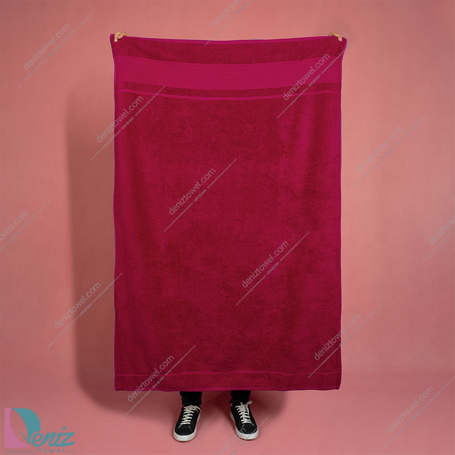 حوله حمامی طرح ژولیت رنگ زرشکی