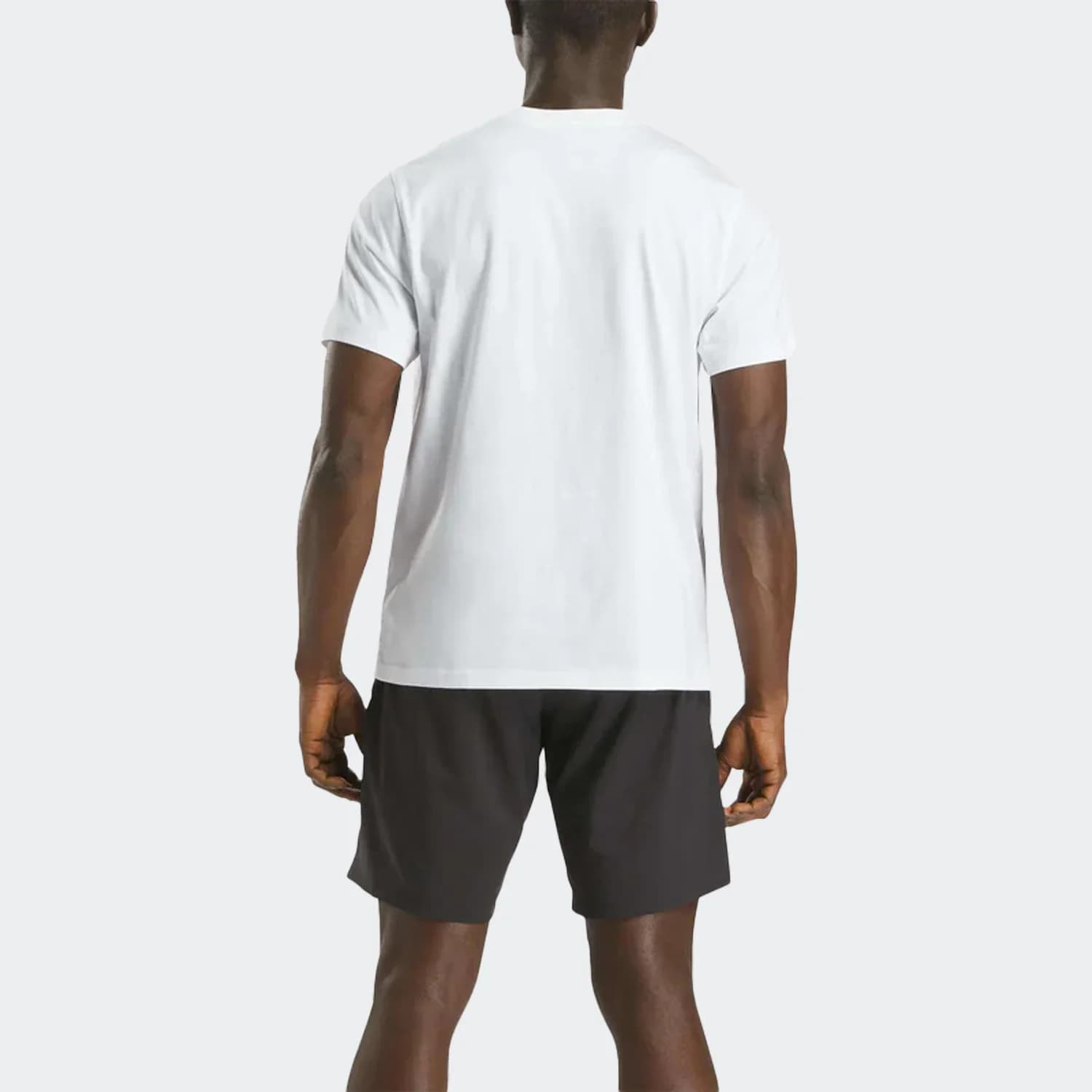 تیشرت مردانه ریباک مدل Men’s Big Logo Crewneck Short Sleeve Tee — تصویر ۴