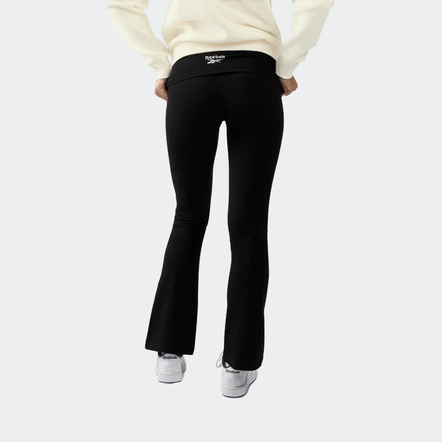 لگ زنانه ریباک مدل Tara Small Logo Flared Leggings — تصویر ۲