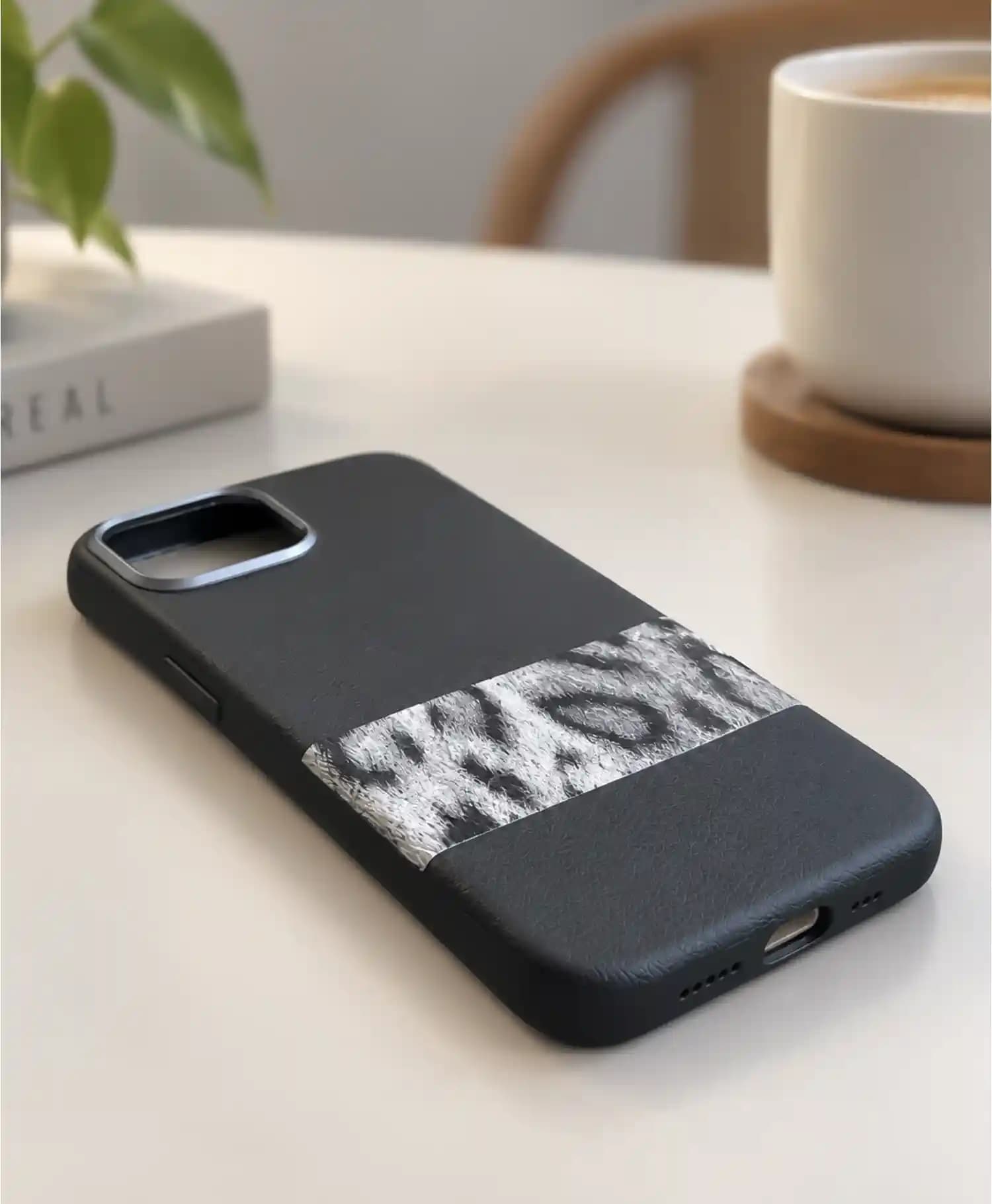 قاب چرمی مدل Shuck up گوشی موبایل Iphone 13 — تصویر ۲