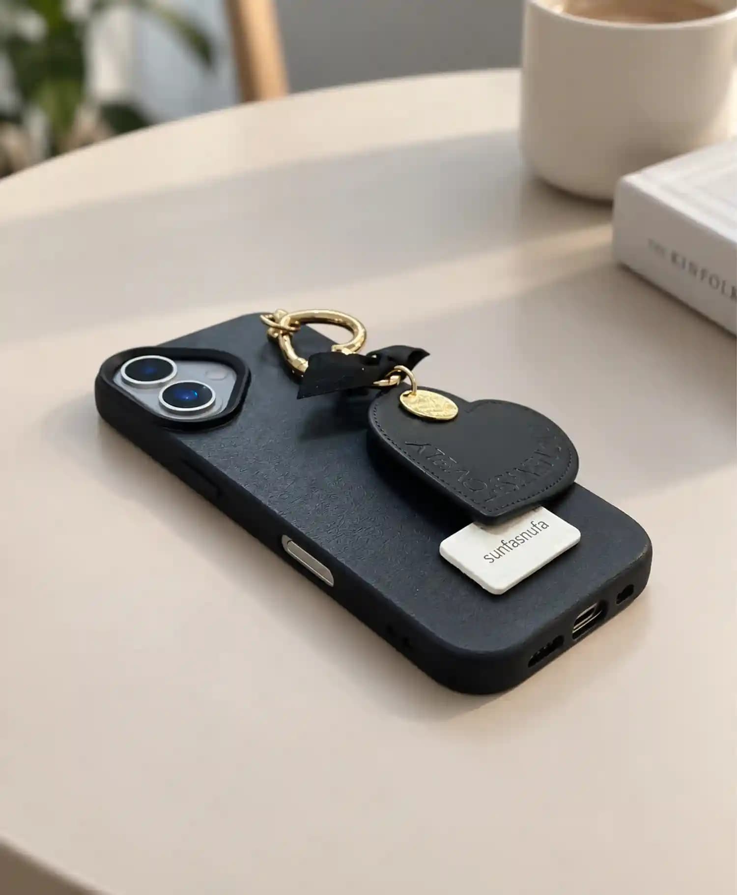 قاب چرمی آویز دار مدل Sunfasnufa گوشی موبایل Iphone 16 — تصویر ۳