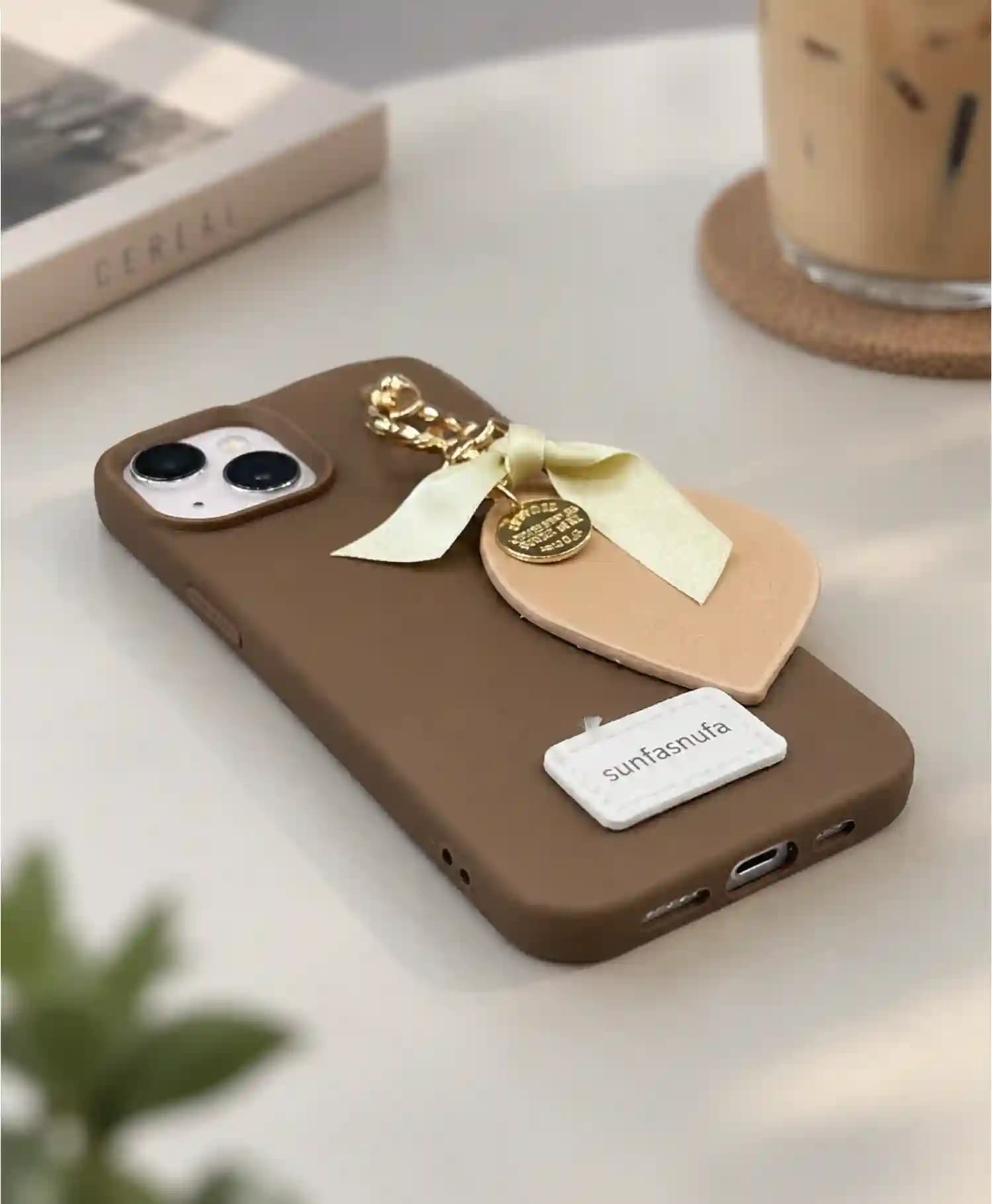 قاب چرمی آویز دار مدل Sunfasnufa گوشی موبایل Iphone 13 — تصویر ۳