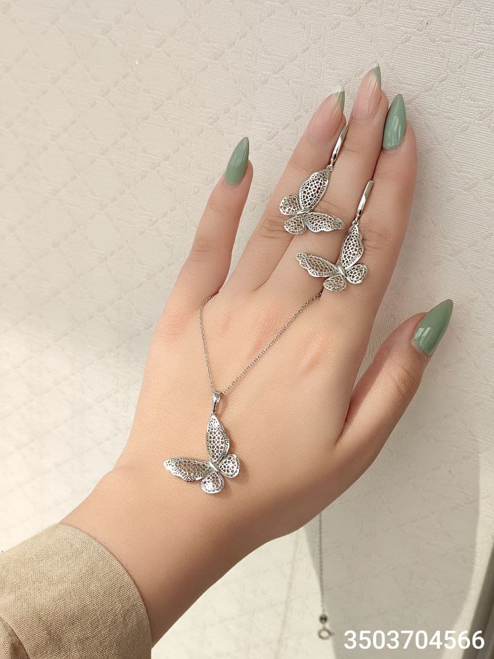 نیمست زنانه جدید نگین دار شیک مارک ژوپینگ طرح پروانه نقره ای رنگ ثابت ضد حساسیت آبکاری شده کیفیت عالی کد 1715507 — تصویر ۲
