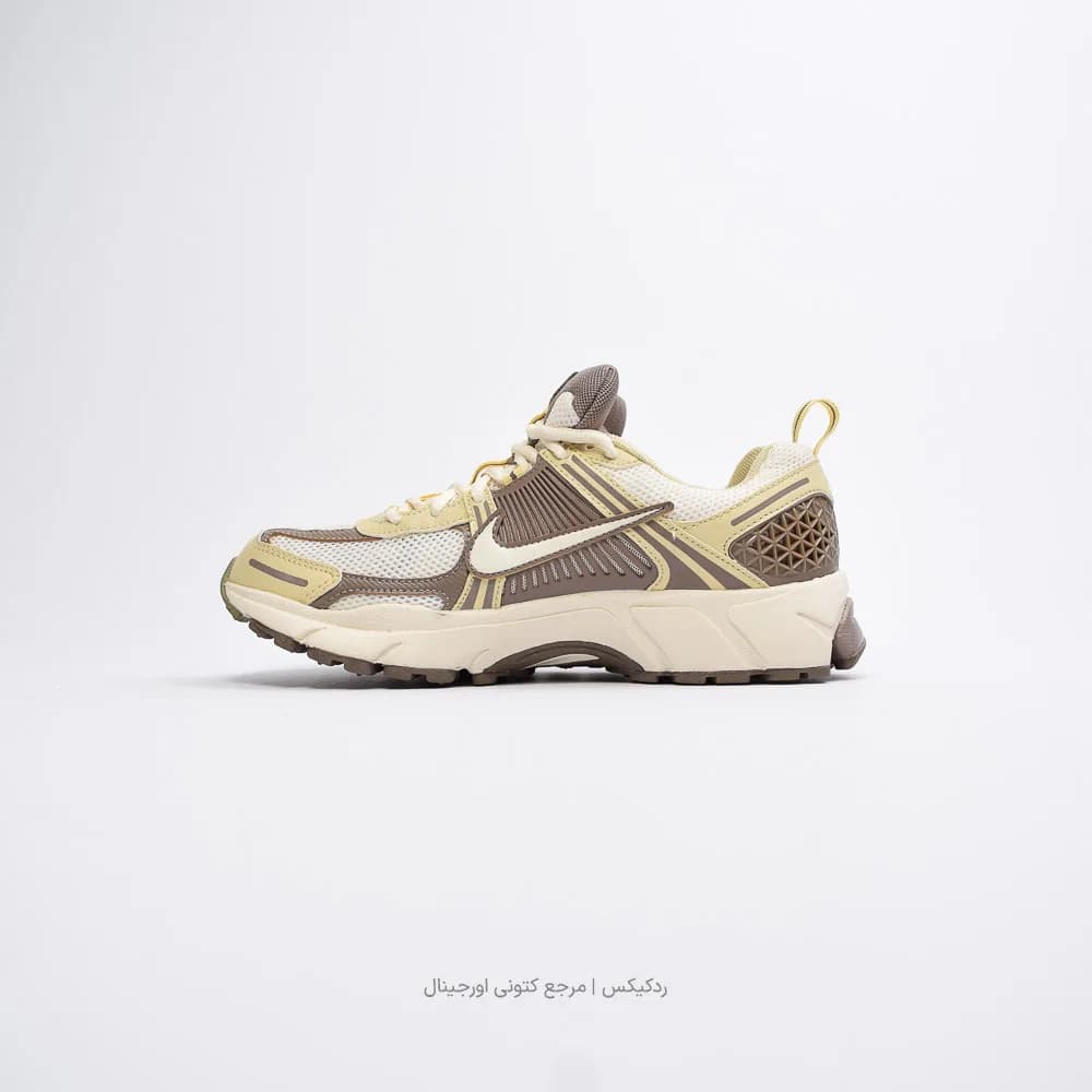 کتونی Nike مدل Zoom Vomero 5 – HV6009-111 — تصویر ۲