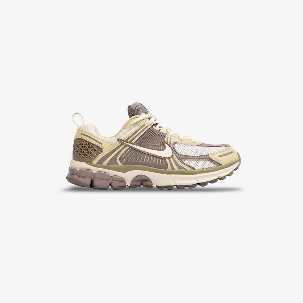 کتونی Nike مدل Zoom Vomero 5 – HV6009-111
