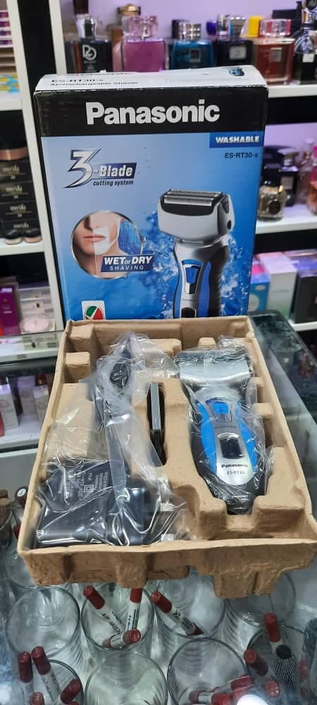 ریش تراش Panasonicپاناسونیک RT30 — تصویر ۳
