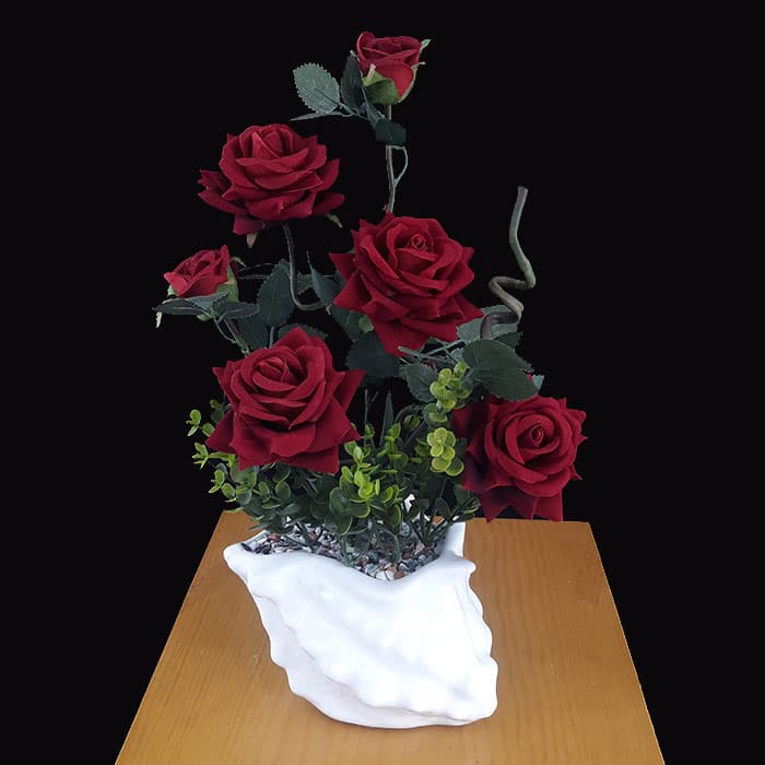 گل رز مخمل قرمز مصنوعی و گلدان سرامیکی کد IGF-112