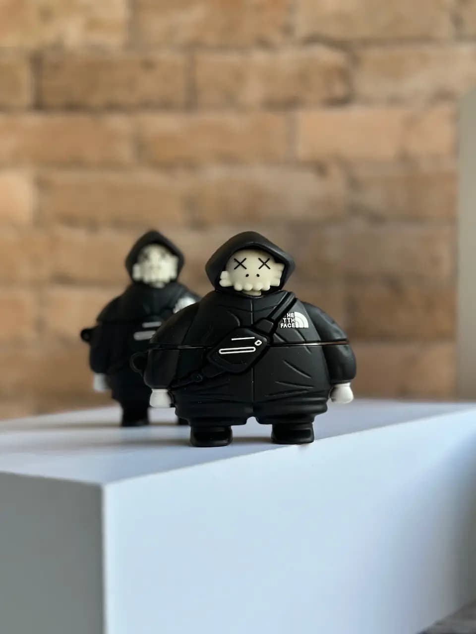 کاور ایرپاد Kaws : The North Face (کدa0057) — تصویر ۳
