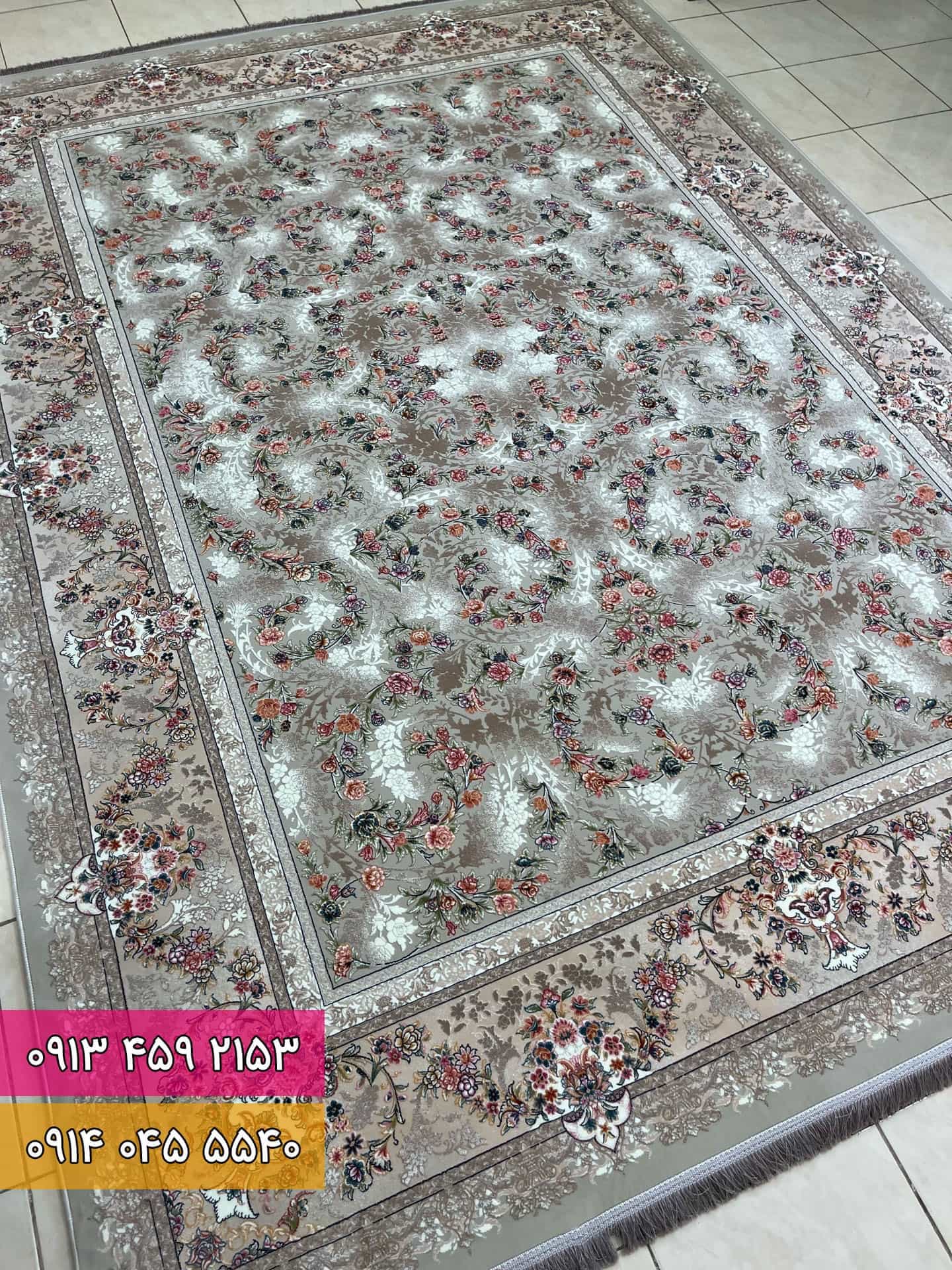 فرش طرح کیهان نقره ای