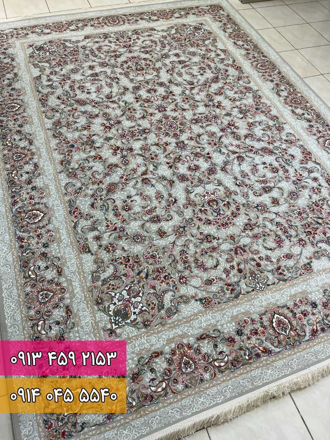 فرش طرح طناز نقره ای