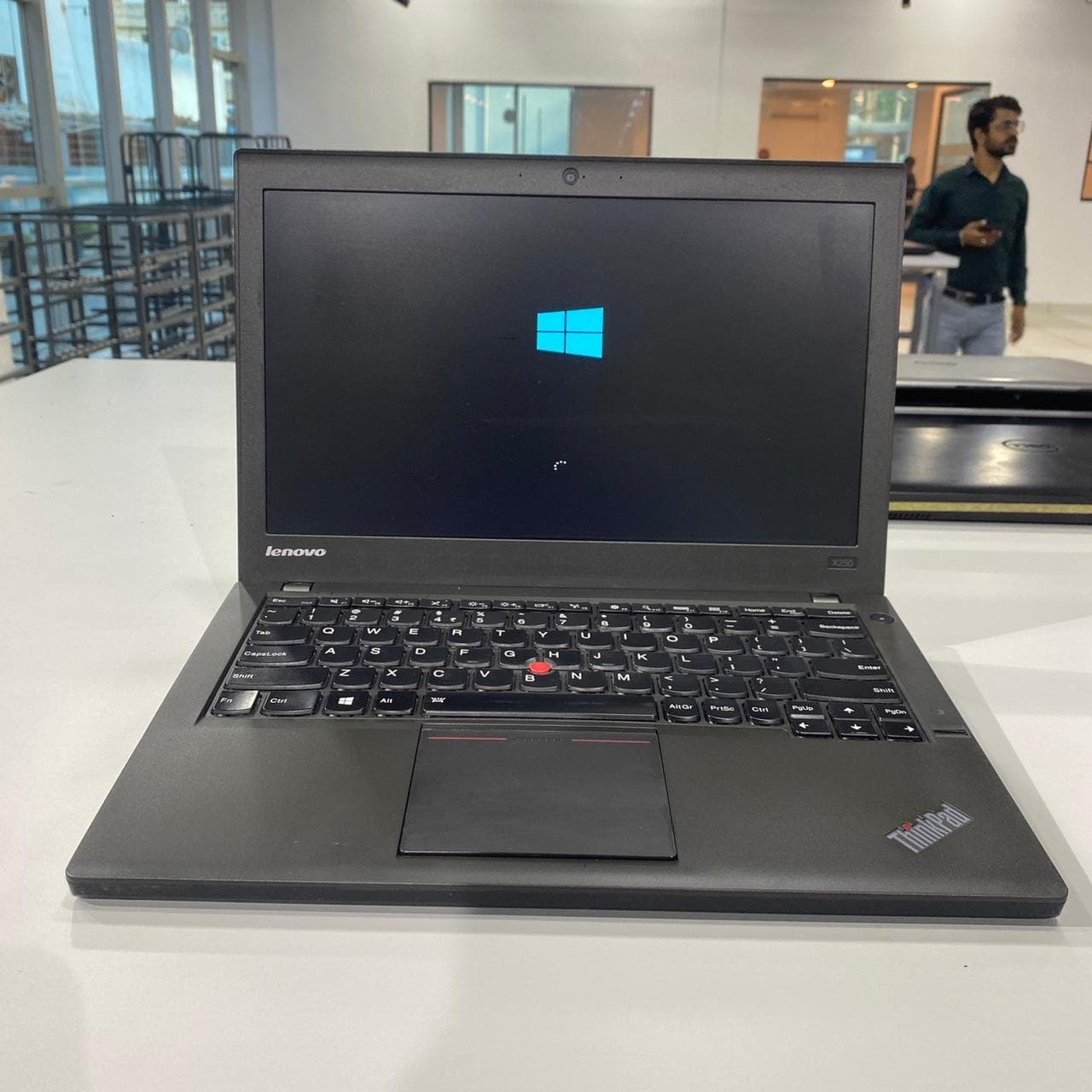 لپ تاپ استوک لنوو مدل ThinkPad X250 پردازنده i5 نسل 6 — تصویر ۲
