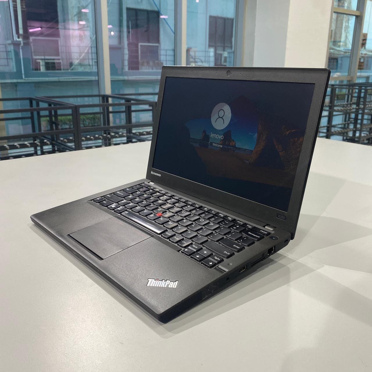 لپ تاپ استوک لنوو مدل ThinkPad X250 پردازنده i5 نسل 6 — تصویر ۳