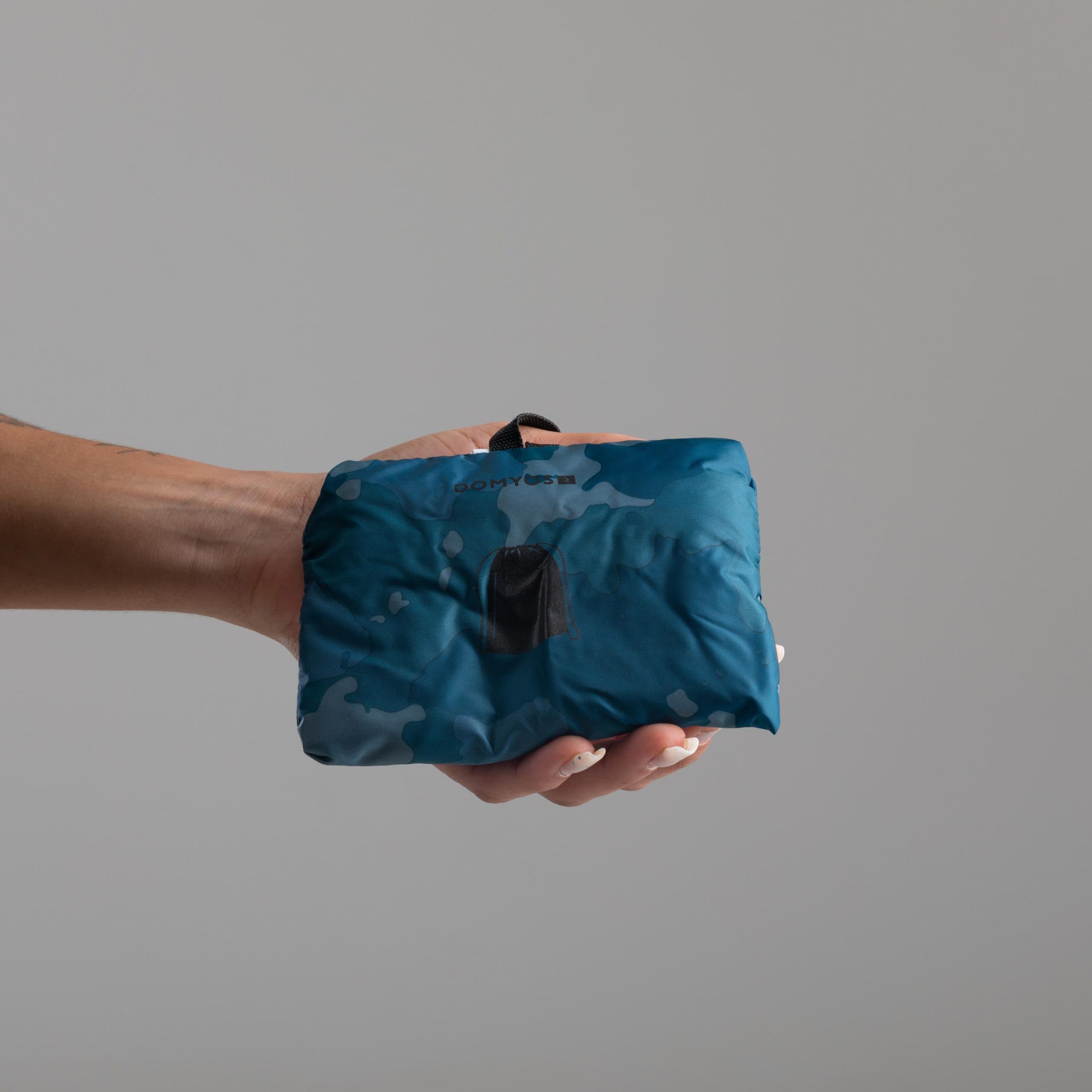 کیسه ورزشی و کفش دمیوس – دکتلون Domyos Foldable Patterned Blue Sneaker Bag – Fitness — تصویر ۴
