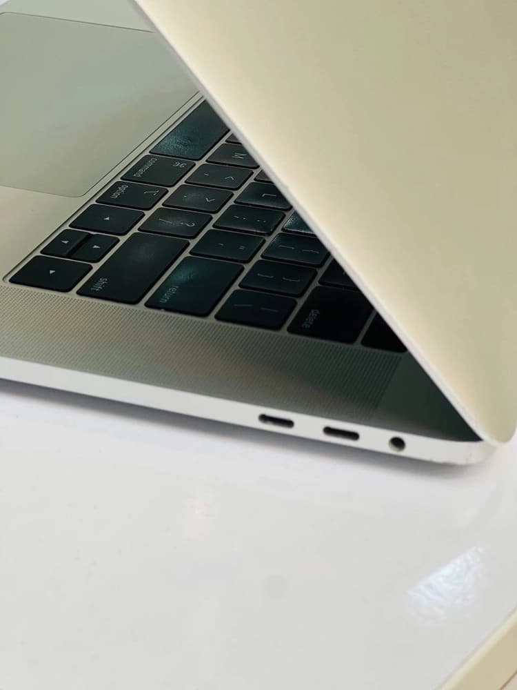 لپ تاپ اپل پرو 2018 LapTop Apple Pro — تصویر ۴