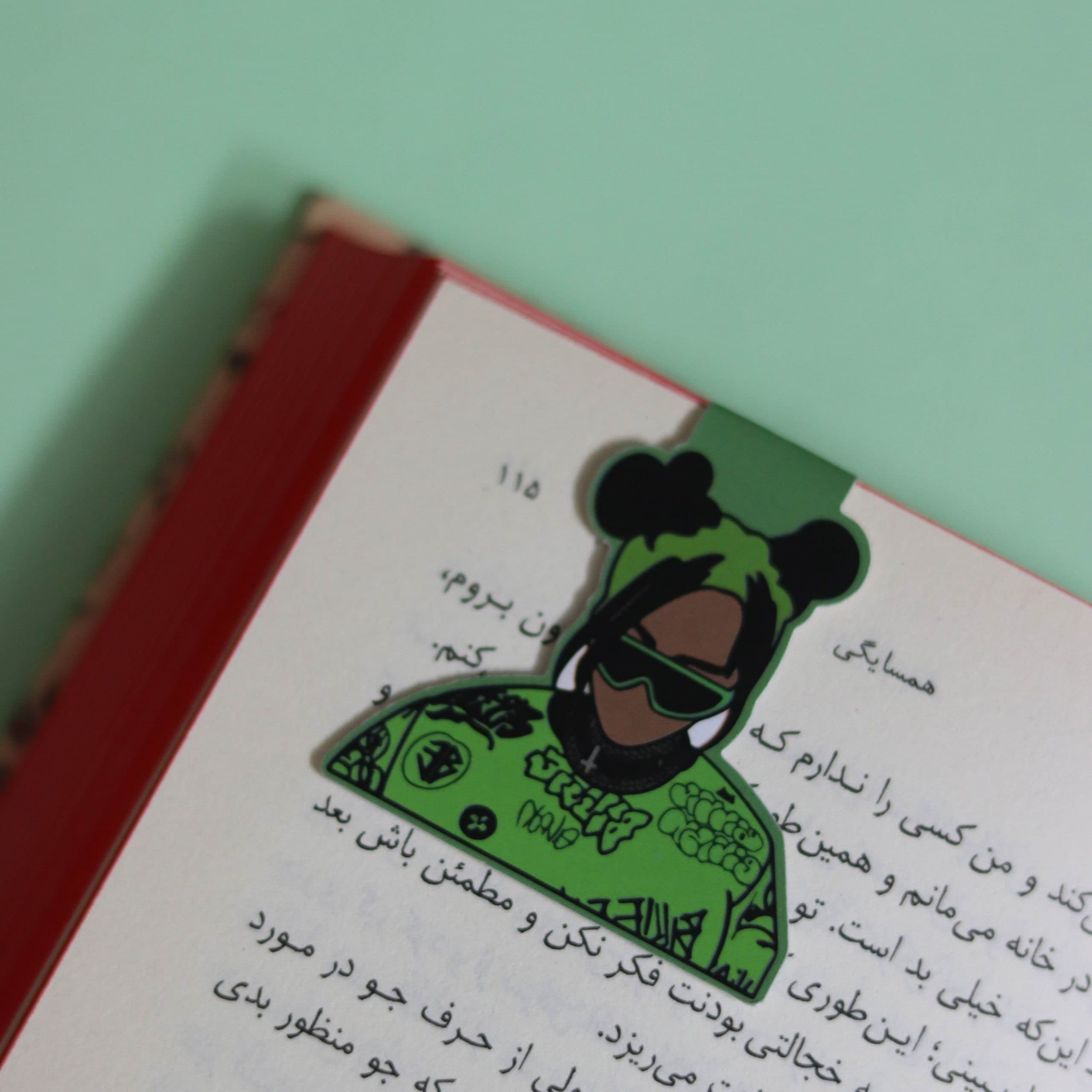 بوک مارک مگنتی | نشانگر کتاب مدل بیلی آیلیش 07 | Billie Eilish Magnet Bookmark 07