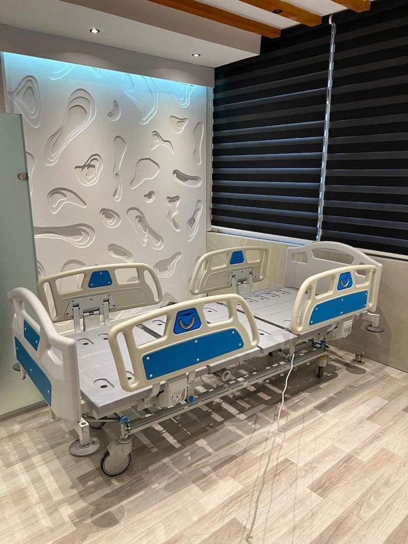 تخت ICU-CCU چهار موتوره برقی با بدساید ABS چهار تکه — تصویر ۵
