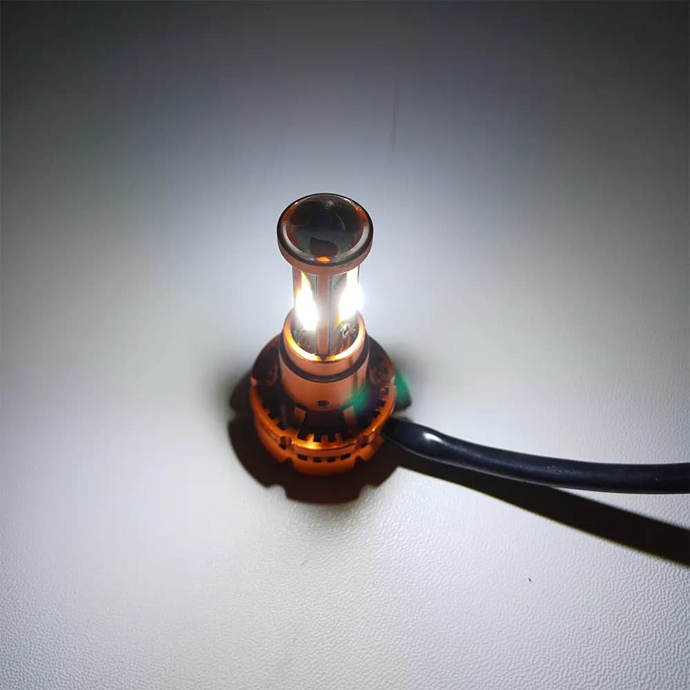 هدلایت 4 رنگ 5 حالته 3 طرفه ترانس دار کد 02 مناسب برای موتورسیکلت و ماشین — تصویر ۲
