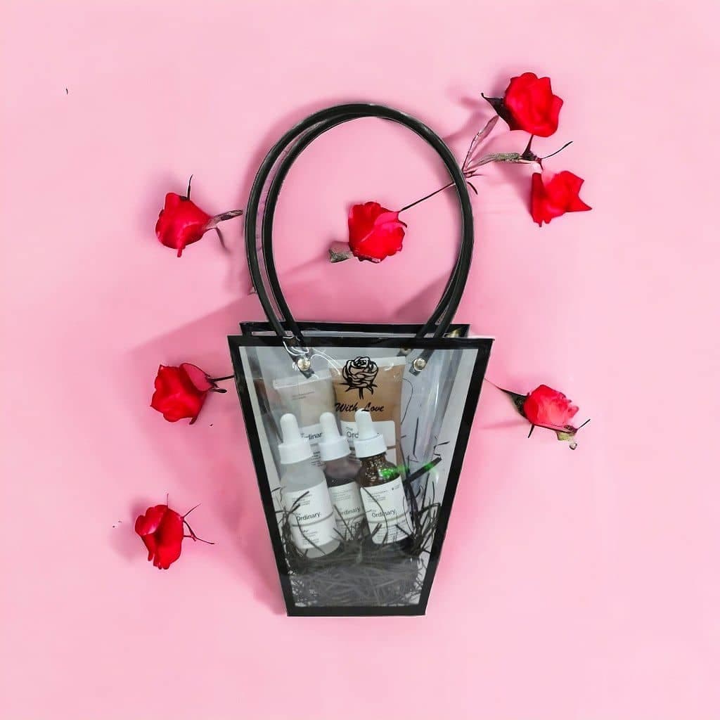 پک کادویی سوپر لاکچری ولنتاین با سرم ها و کرم های اوردینریOrdinary و کیف دستی طلقی — تصویر ۴