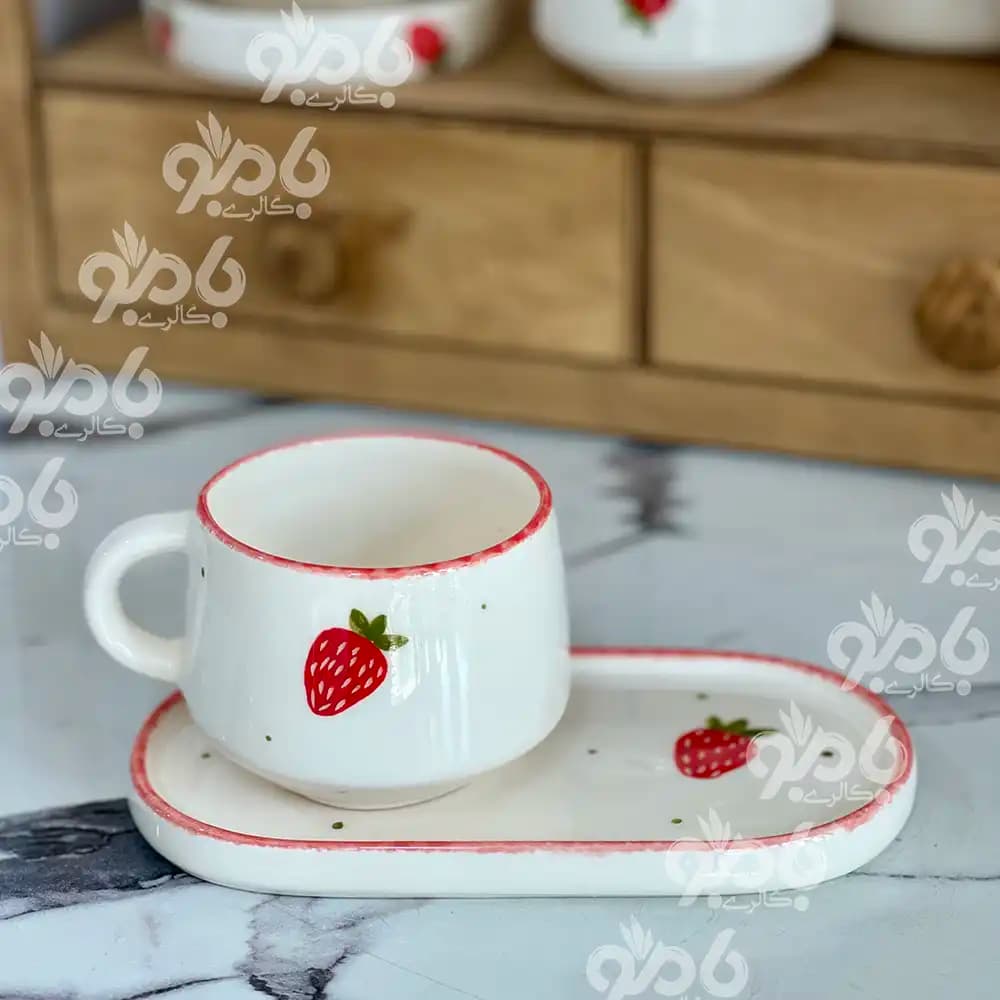 فنجان و زیره سرامیکی مخروطی توت فرنگی