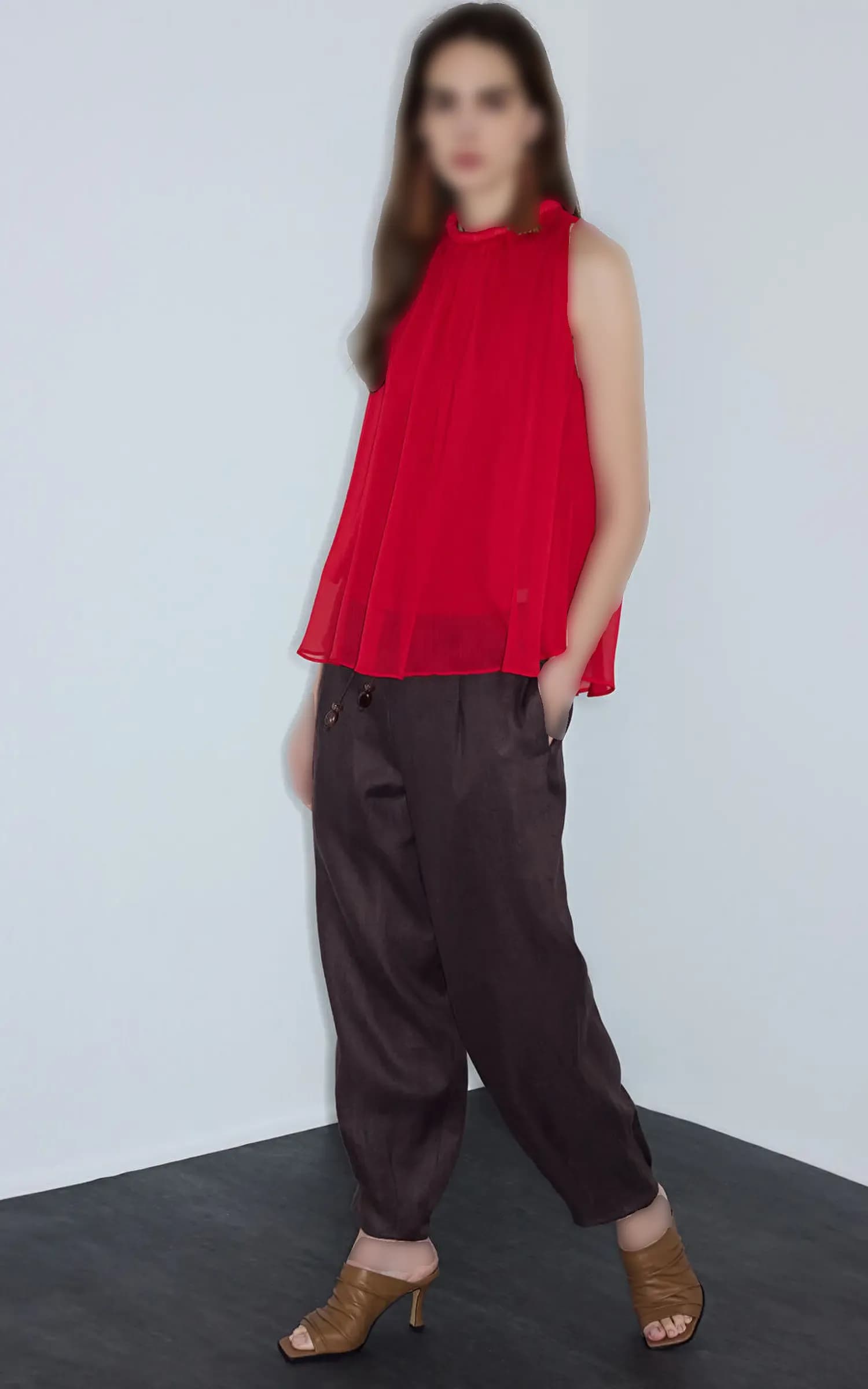 تاپ زنانه حریر یقه‌هالتر IPEKYOL کد IS1260006174 — تصویر ۳