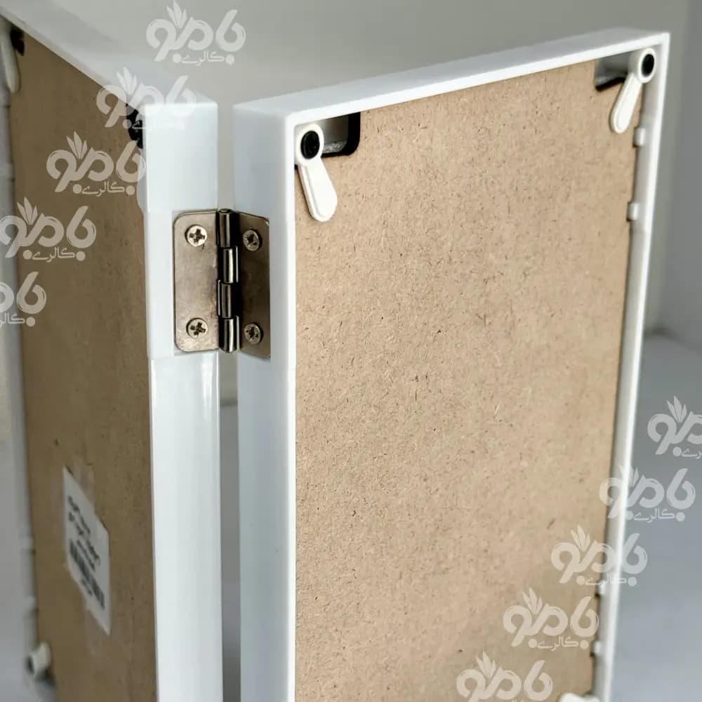 قاب عکس سفید کتابی پارتیشن ساده دوتایی — تصویر ۳