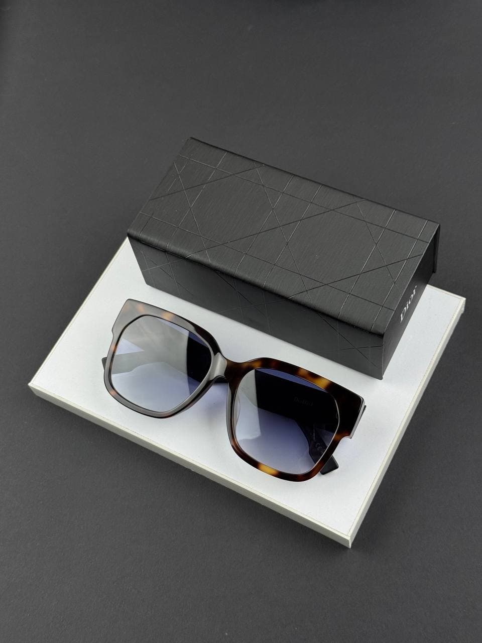 عینک آفتابی برند دیور مدل Dior ID1F — تصویر ۳