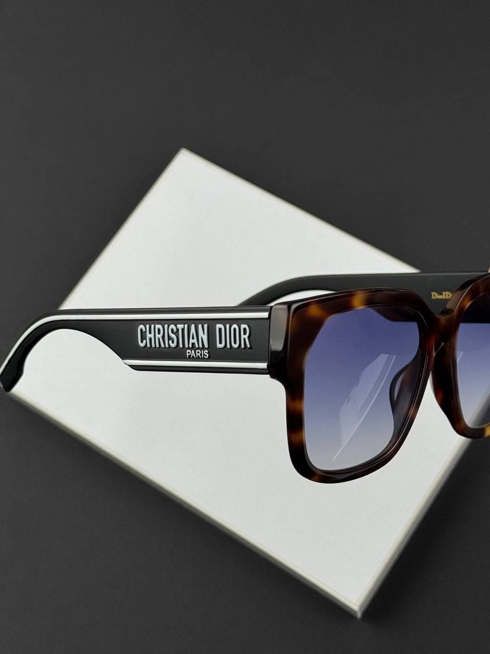 عینک آفتابی برند دیور مدل Dior ID1F — تصویر ۵