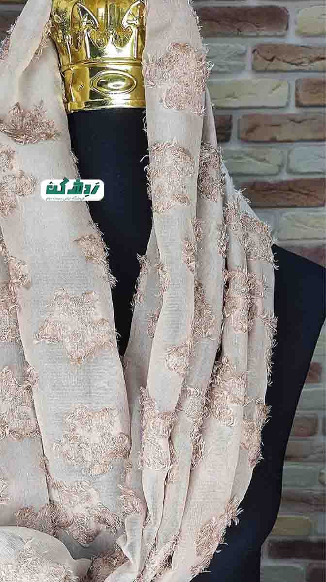شال گل برجسته زنانه دست دوم — تصویر ۲