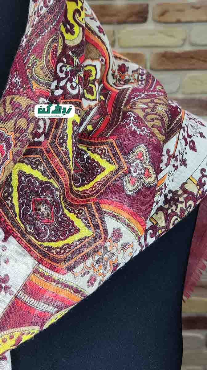 روسری نخی زرشکی زنانه دست دوم — تصویر ۲