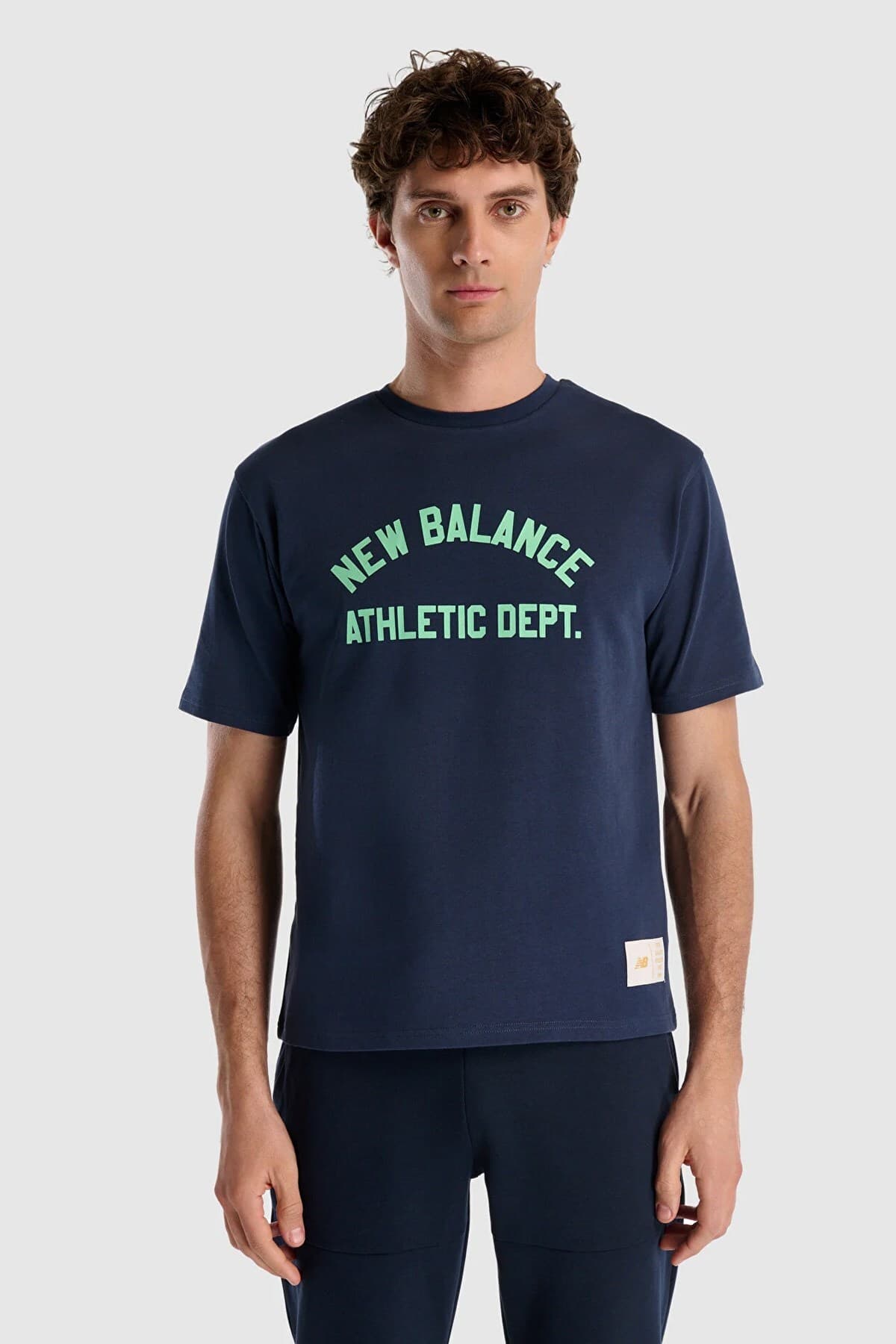 تی شرت ورزشی نیو بالانس مردانه پارچه آبی طرح دار Regular/رگولار Regular/رگولار اسپرت | New Balance MNT1519-AVI AE — تصویر ۲