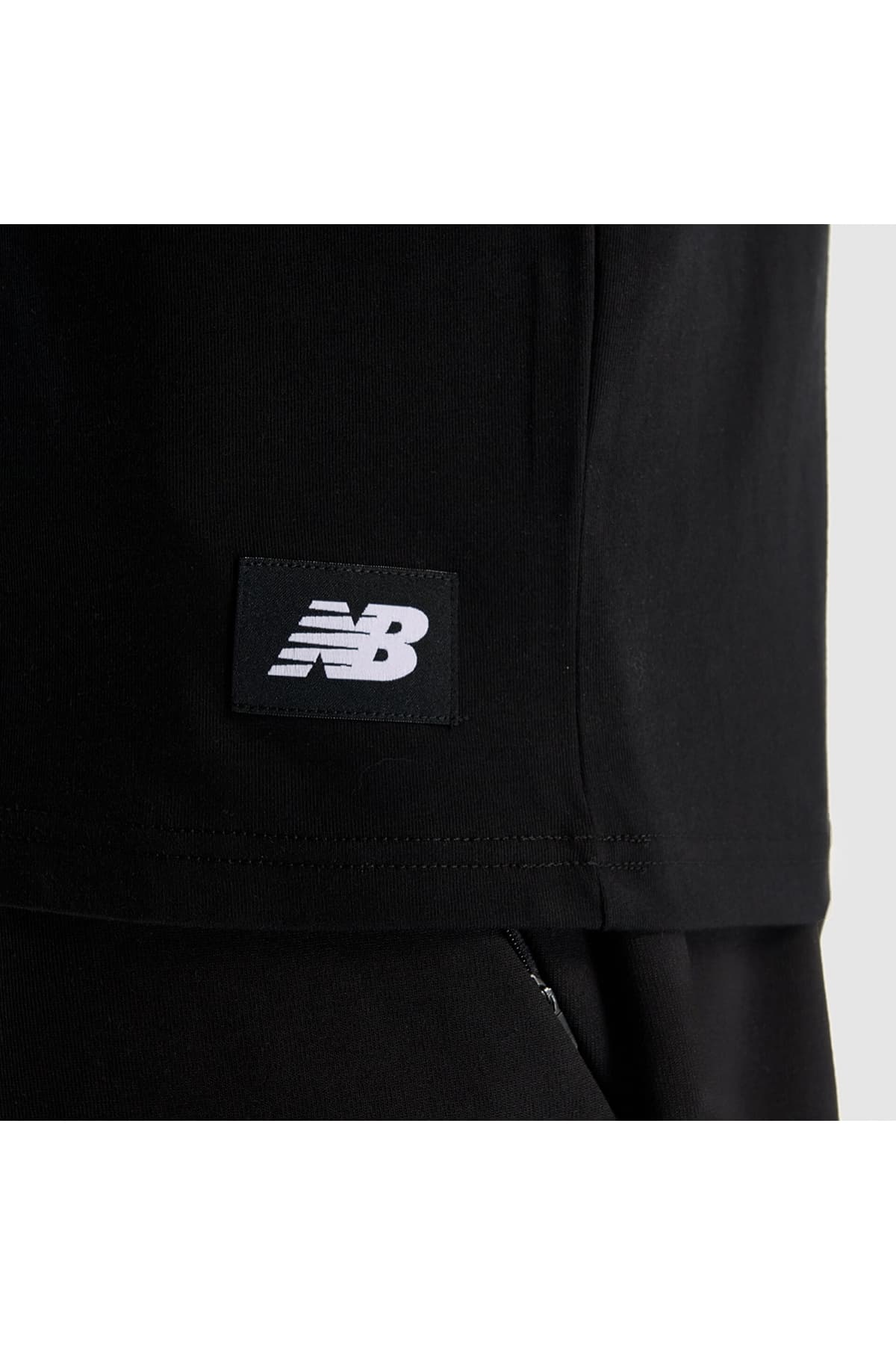 تی شرت ورزشی نیو بالانس مردانه پنبه ای رنگارنگ راسته بیسیک کژوال/روزمره | New Balance MNT1509-BK TR — تصویر ۴