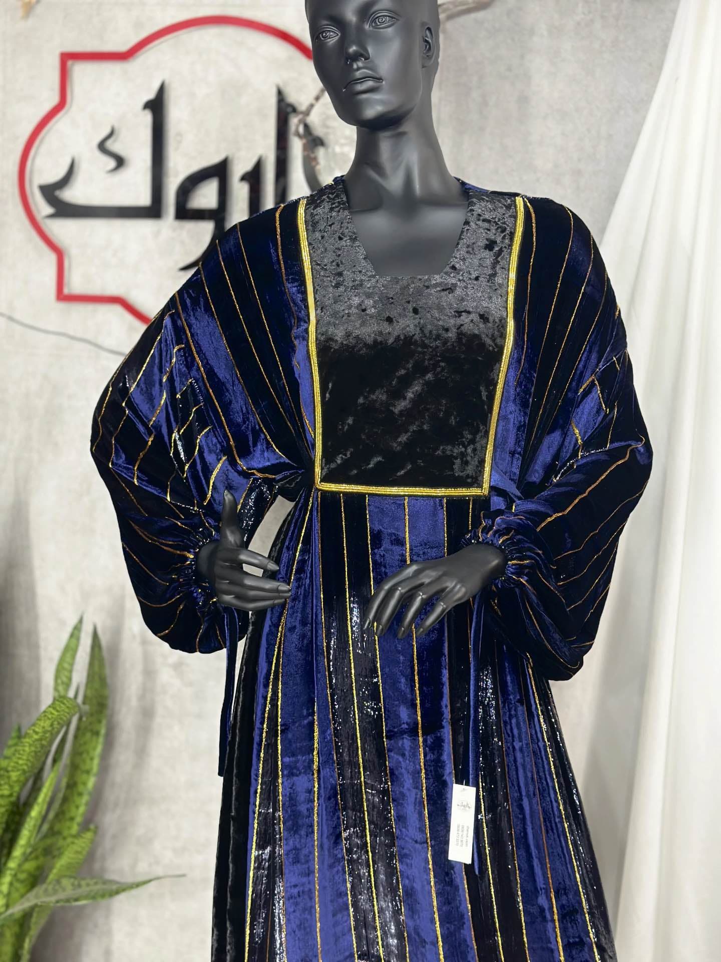 عبا مخمل طلاکوب — تصویر ۲