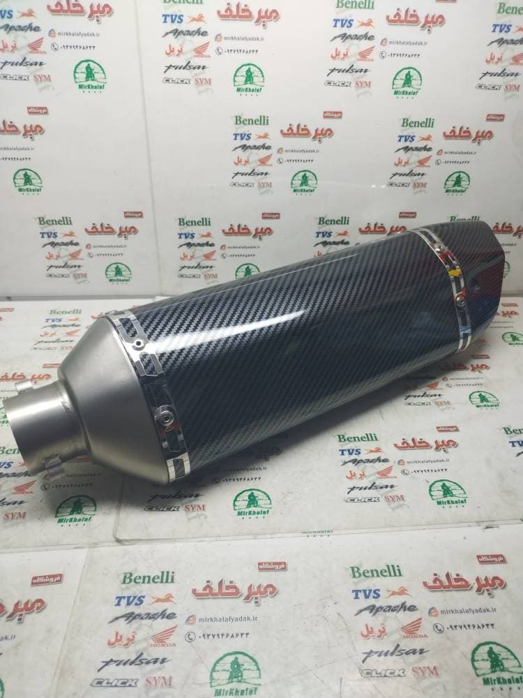 اگزوز قهرمانی برند اکروپاویچ 6 گوش سایلنسر دار مشکی کربنی بزرگ پهن — تصویر ۲