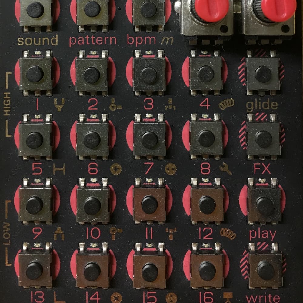 سینتی سایزر Teenage Engineering PO-28 robot — تصویر ۸