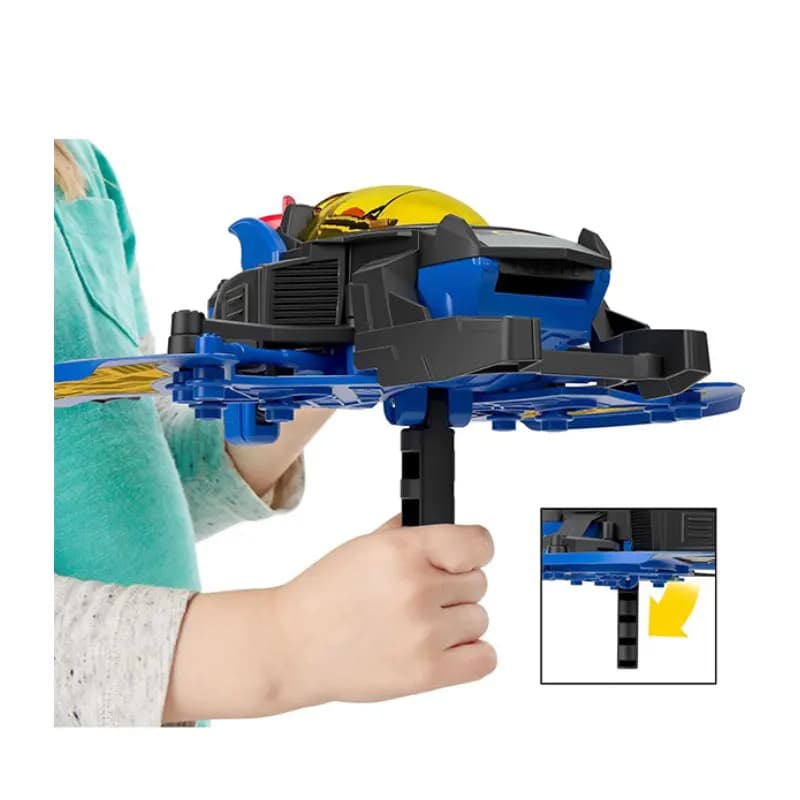 بت‌وینگ به همراه فیگور بتمن برند Fisher Price — تصویر ۶