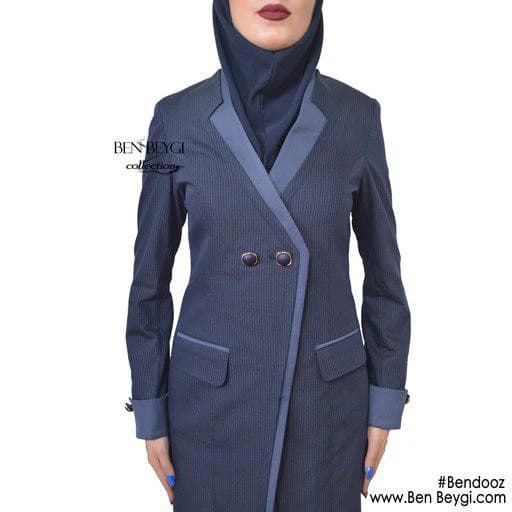 مانتو و شلوار اداری آبی سرمه ای دو دکمه مچ دار پارچه بزیاق کد 33586 — تصویر ۲