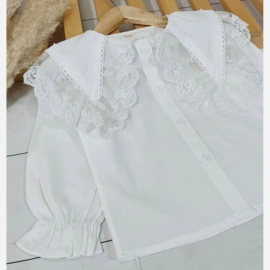 شومیز مجلسی دخترانه کتان نخ یقه گیپور وارداتی سایز 3 تا 8 سال — تصویر ۲