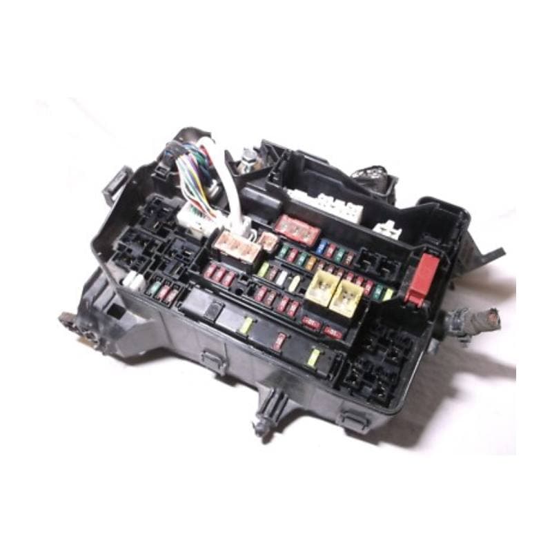 جعبه فیوز داخل موتور لکسوس ct 200h