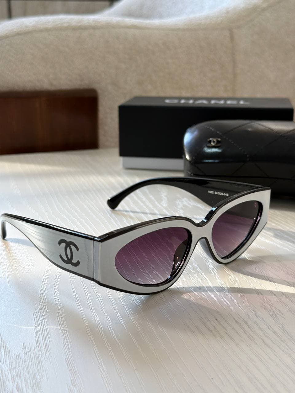 عینک شنل گربه ای Chanel — تصویر ۳