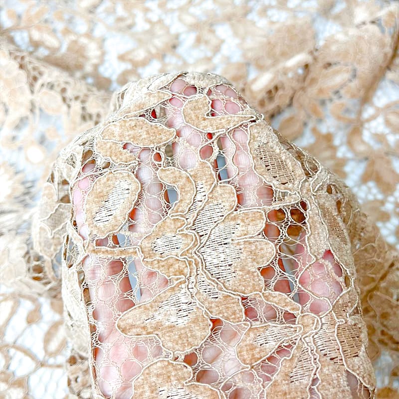 پارچه دانتل مخمل نسکافه‌ای — تصویر ۳
