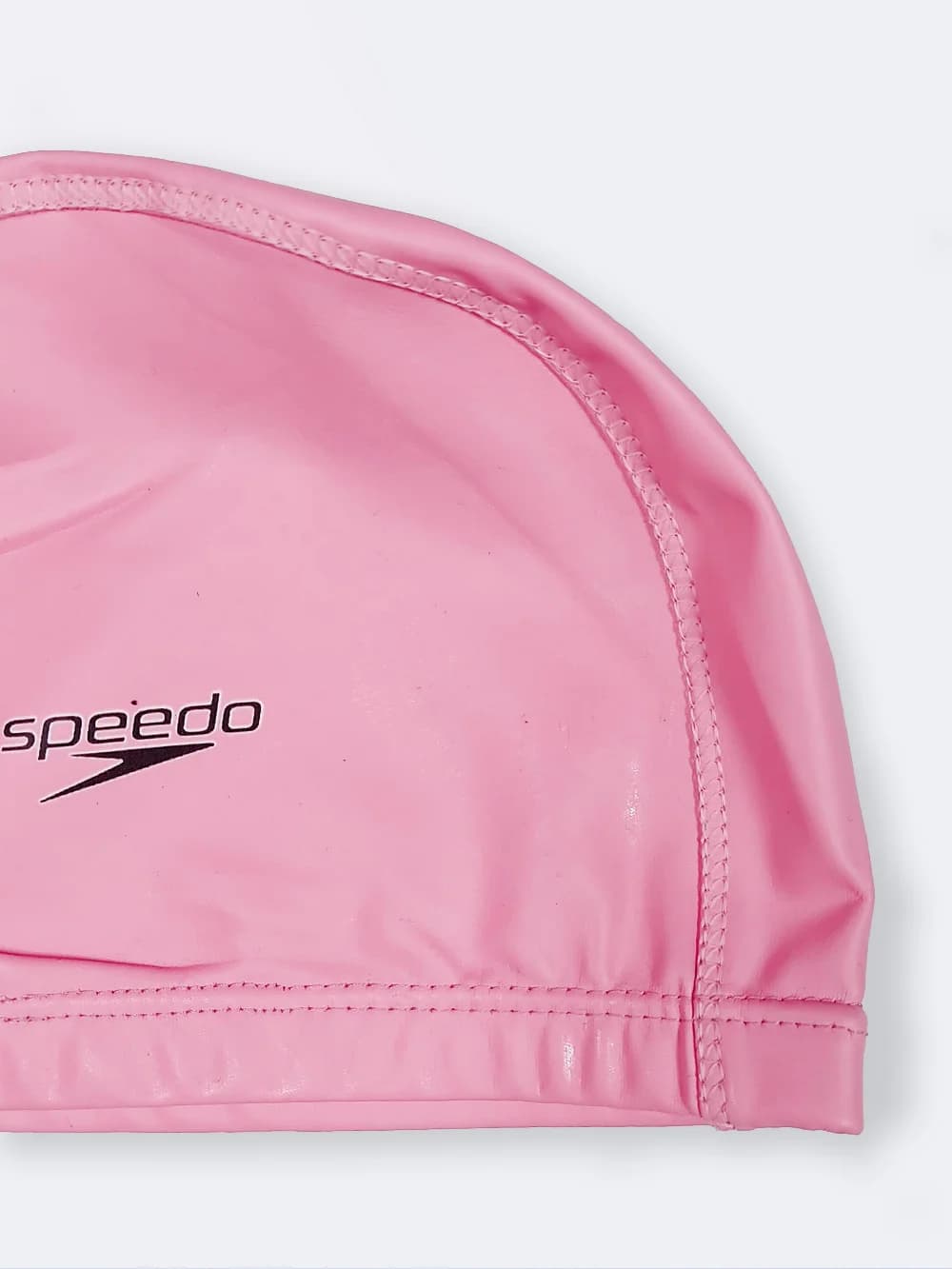 کلاه استخری صورتی رنگ زنانه اسپیدو ( Speedo ) با جنس فومی ضد کلر — تصویر ۴